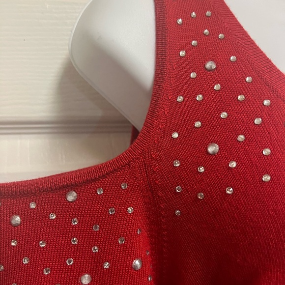 Questions Red Cut-Out Knitted Rhinestone Mini Dress - Picture 8 of 11